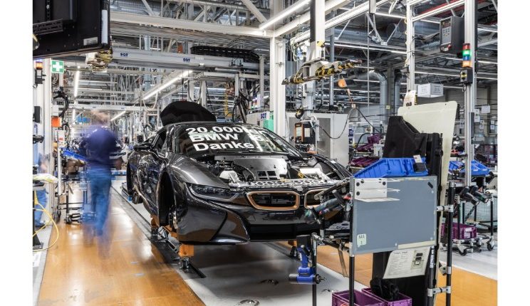 20000th-BMW-i8-produced-at-the-Leipzig-plant