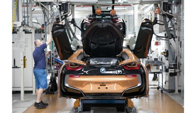BMW-i8-Roadster-production-at-Leipzig-plant-2
