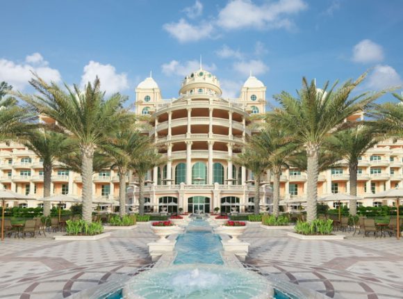 Resort Look عروض صيفية رائعة من فندق رافلز النخلة دبي لضيوفه من المملكة العربية السعودية